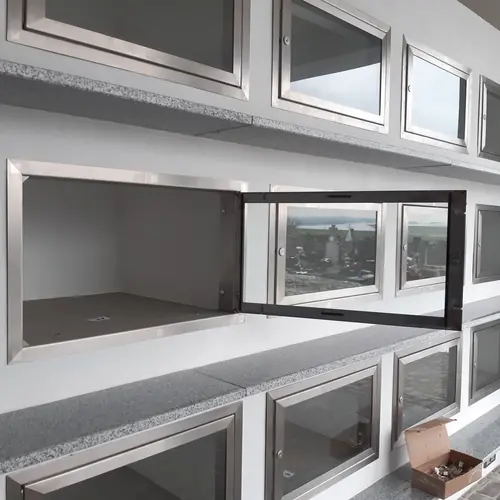 Kolumbární dvířka