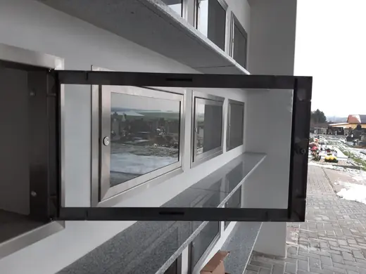 Dvířka a kolumbária