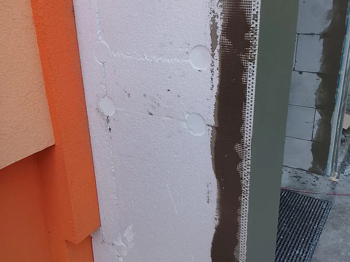 Realizace - Tlumačov - Skály - bytový dům - 2025 - zednické práce