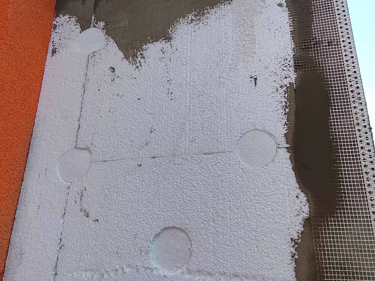 Realizace - Tlumačov - Skály - bytový dům - 2025 - zednické práce